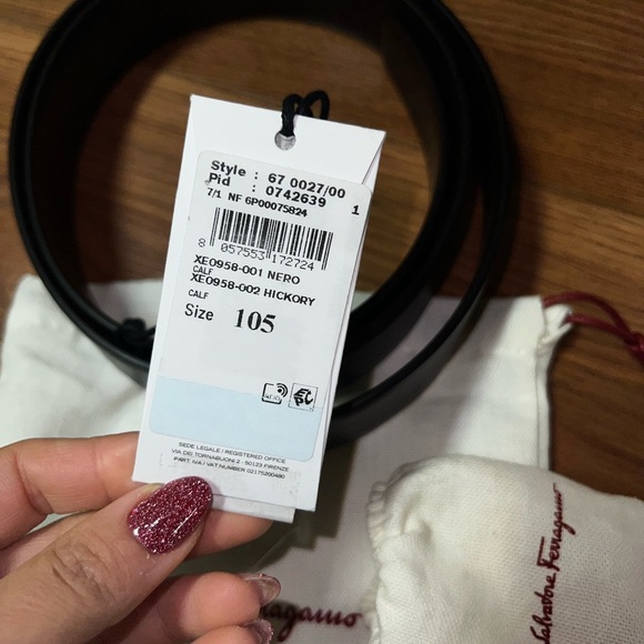 Salvatore Ferragamo Reversible Black/ Brown Leather Belt size 105 - Picture 4 of 4